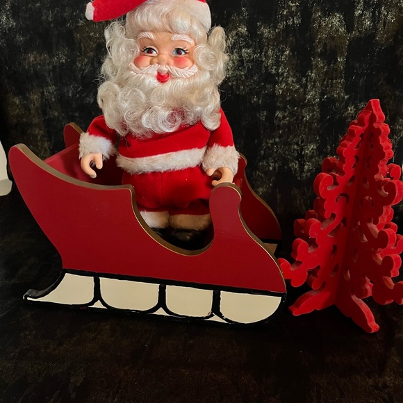 Adorable Vintage 10” Mechanical Santa, Handmade Wood Sleigh, Velvet Flocked Tree - Picture 5 of 14